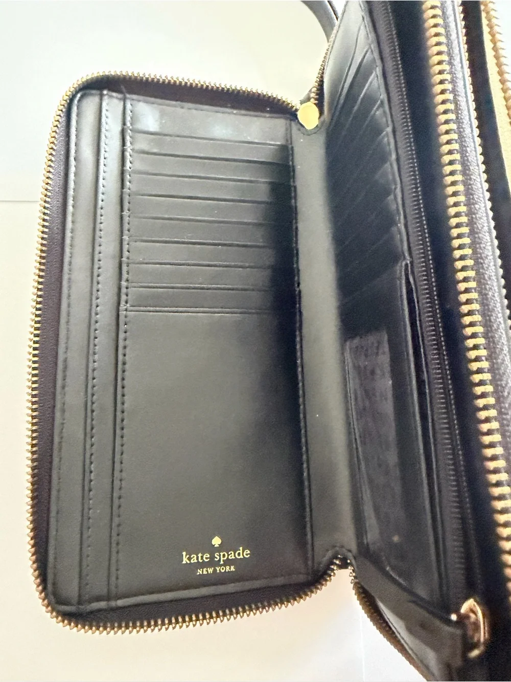 Kate Spade Leather Zip Around Continental Wallet Cream / Black
